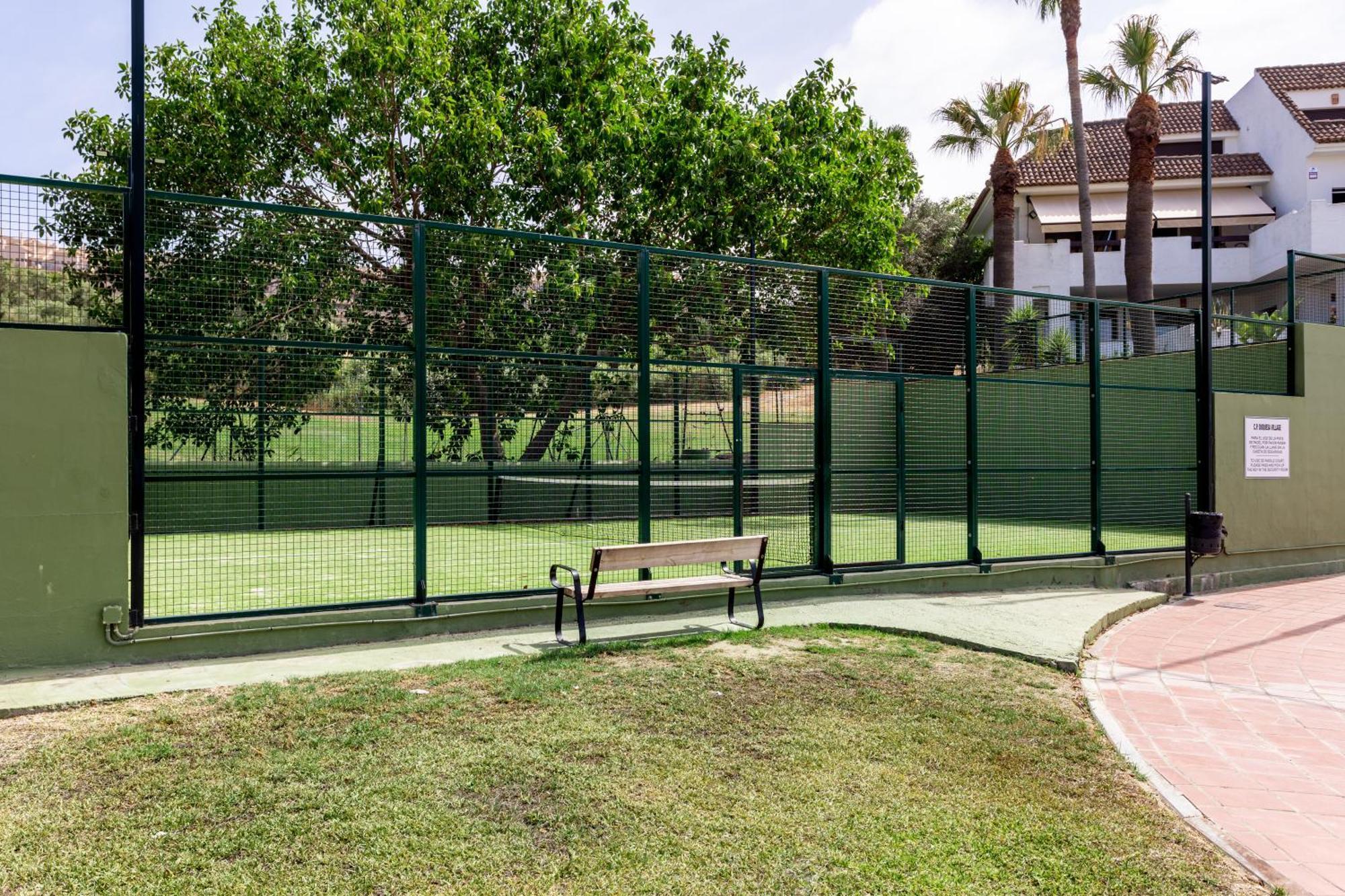 Duquesa Village Property Манільва Екстер'єр фото